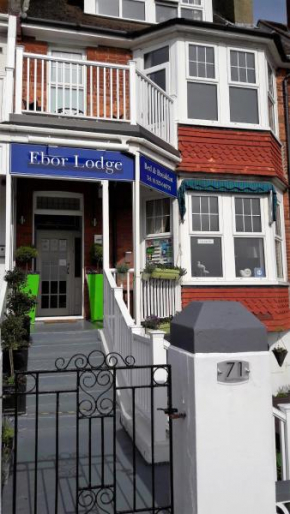  Ebor Lodge  Истборн